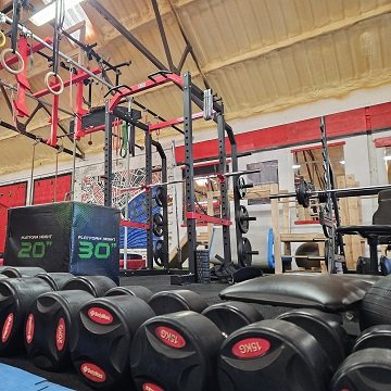 Fully equipped gym with free weights squat rack plyo box and bench press | Calisthenics | Liverpool